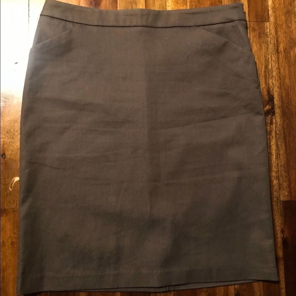 NY&Co taupe grey pencil skirt size 2